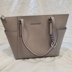 Michael Kors Jet Set Pearl Grey Top Zip Tote